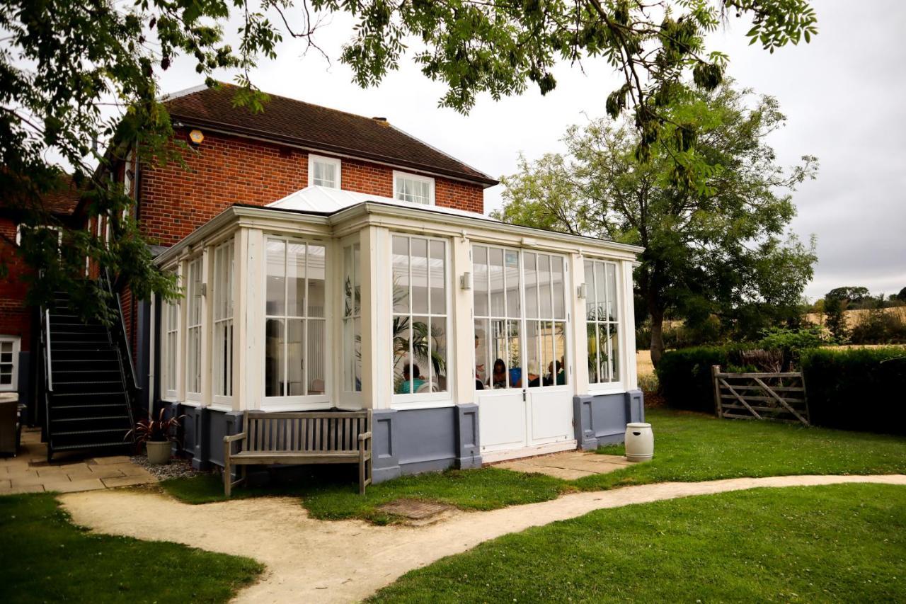 B&B Downham Hall Wickford Exterior photo