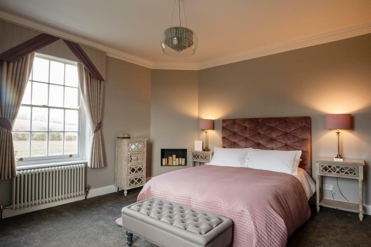 B&B Downham Hall Wickford Exterior photo