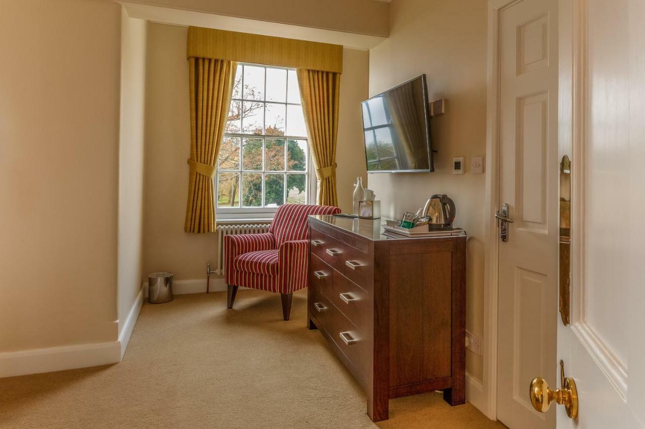 B&B Downham Hall Wickford Exterior photo